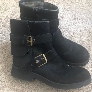 Nine West Women boots.